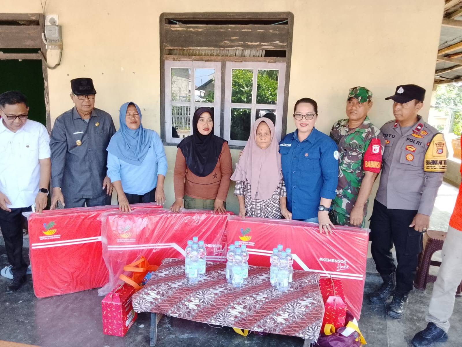 PENYERAHAN BANTUAN KORBAN BENCANA GEMPA